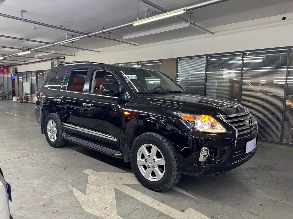 Lexus LX — миниатюра 6