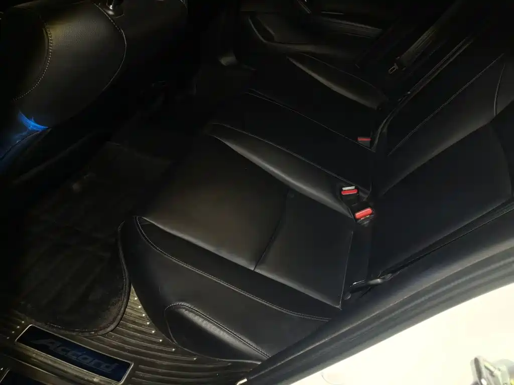 Honda Accord — миниатюра 18