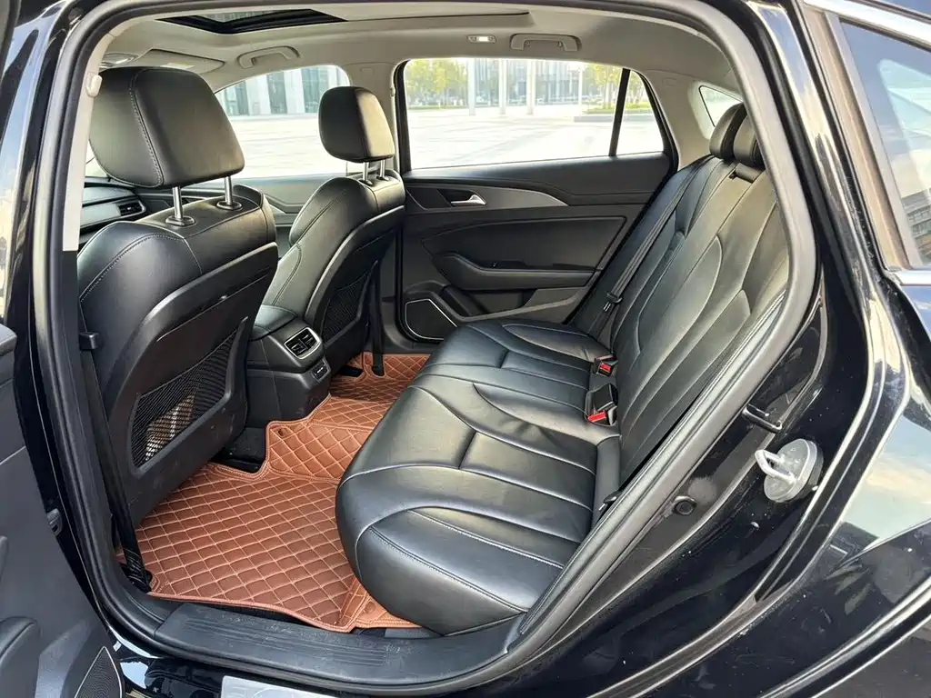 Hongqi Hongqi H5 — миниатюра 9