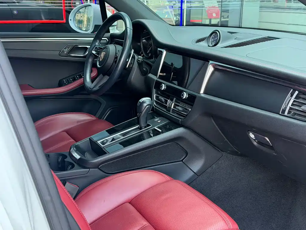 Porsche Macan — миниатюра 8