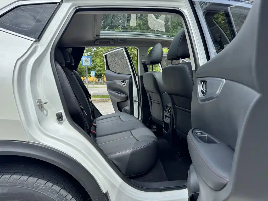 Nissan Qashqai — миниатюра 15
