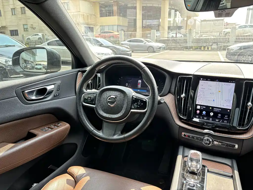 Volvo XC60 — миниатюра 10