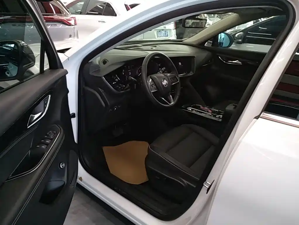 Buick Envision Plus — миниатюра 15