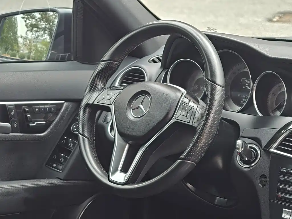 Mercedes-Benz C-Class — миниатюра 11