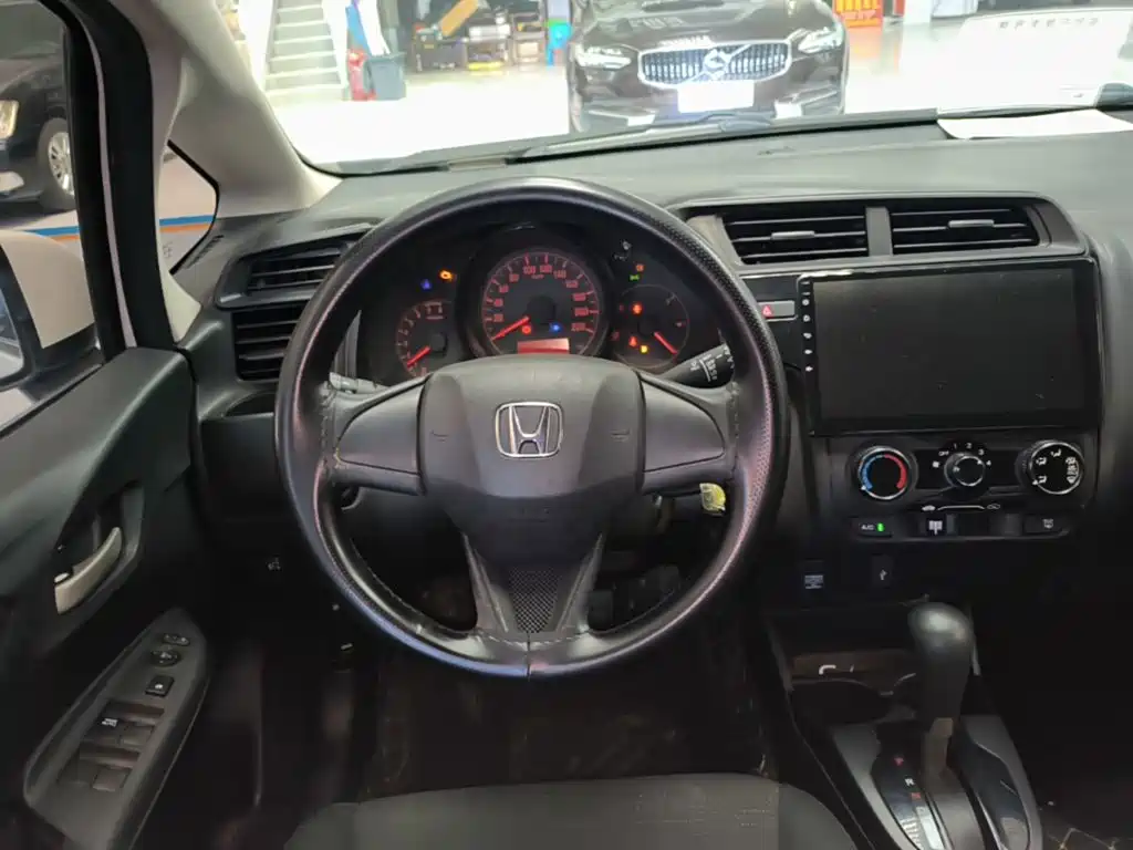 Honda Fit — миниатюра 11