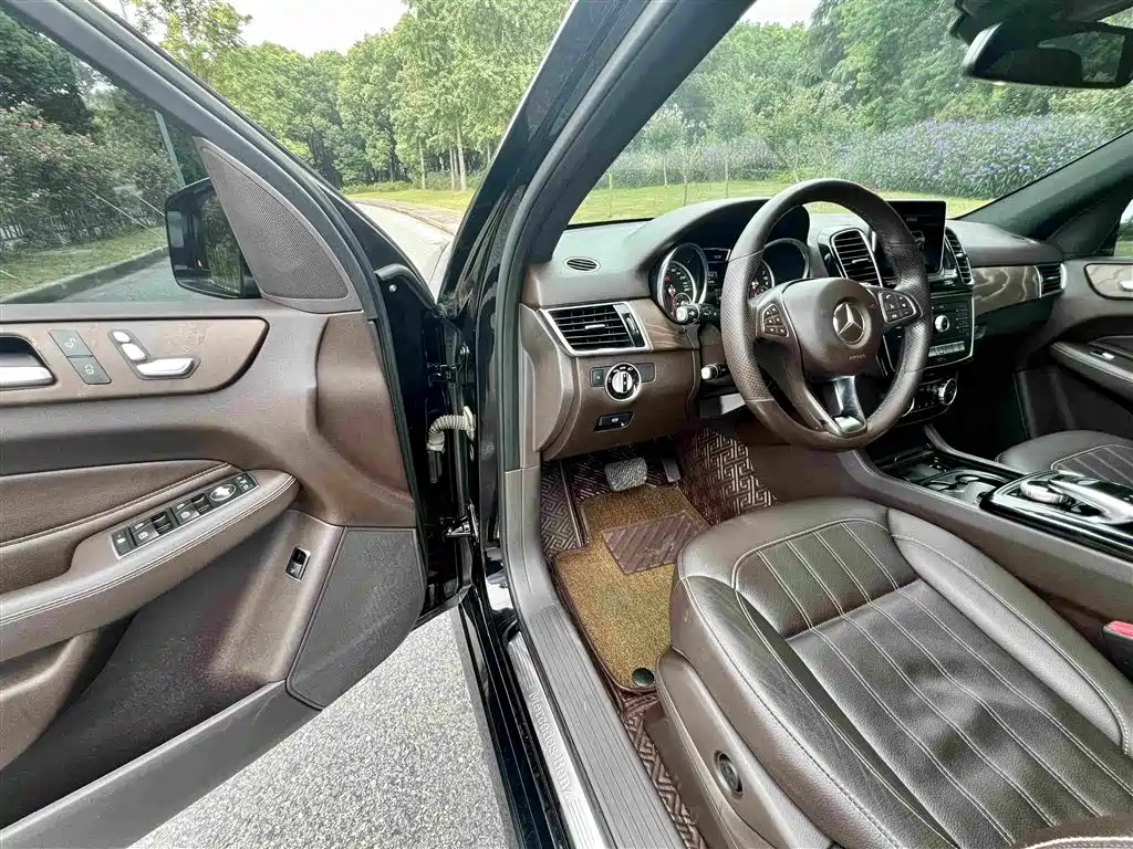 Mercedes-Benz GLE (Import) — миниатюра 10
