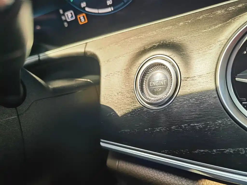 Mercedes-Benz E-Class — миниатюра 29
