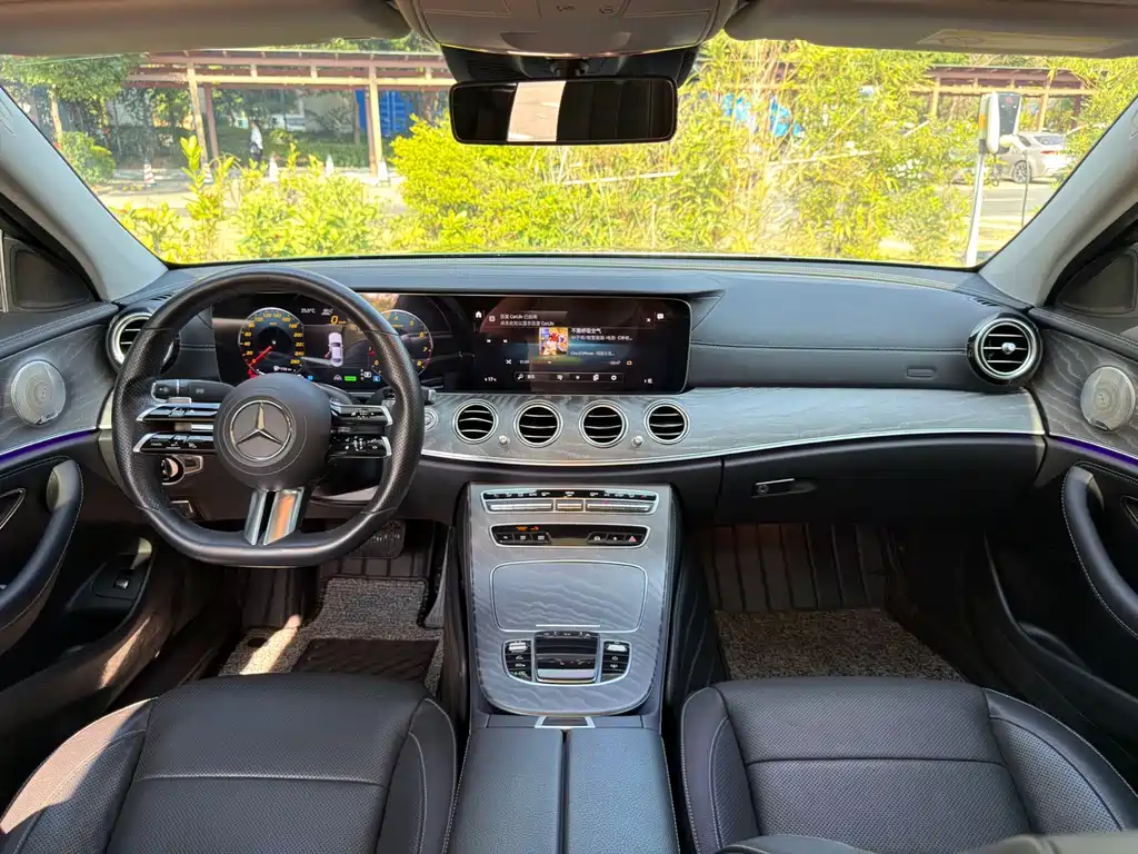 MERCEDES-BENZ E CLASS