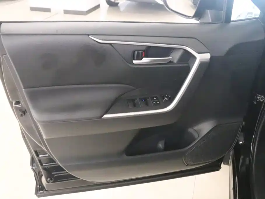 Toyota Wildlander — миниатюра 12