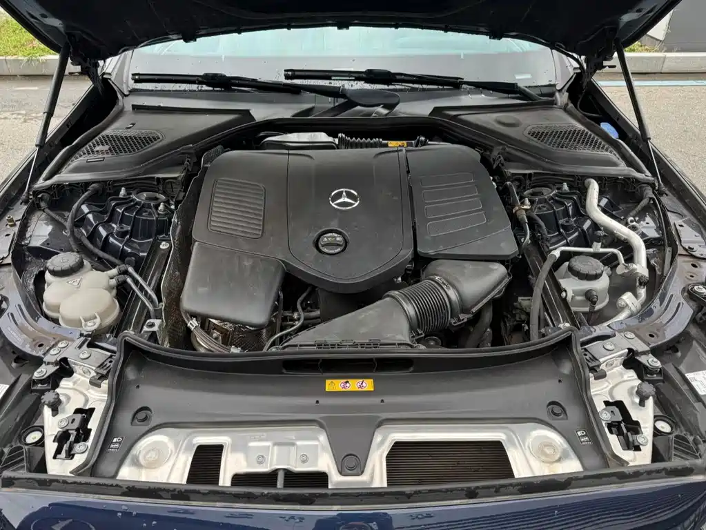 Mercedes-Benz E-Class — миниатюра 8