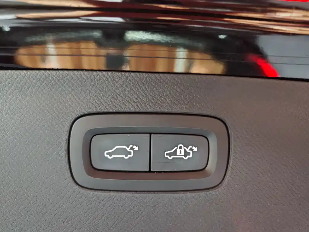 Volvo XC90 — миниатюра 14
