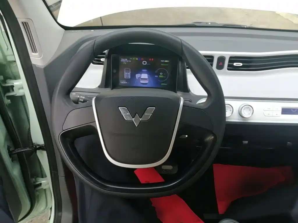 Wuling MINIEV — миниатюра 11