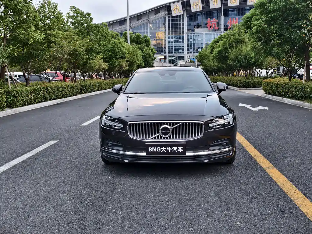 Volvo S90 — миниатюра 2