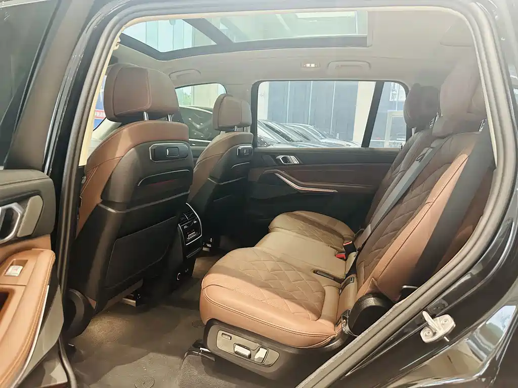 BMW X7 — миниатюра 4