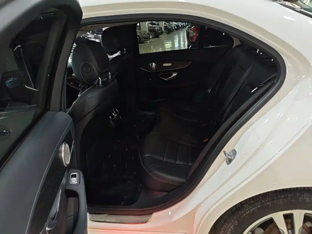 Mercedes-Benz C-Class — миниатюра 17