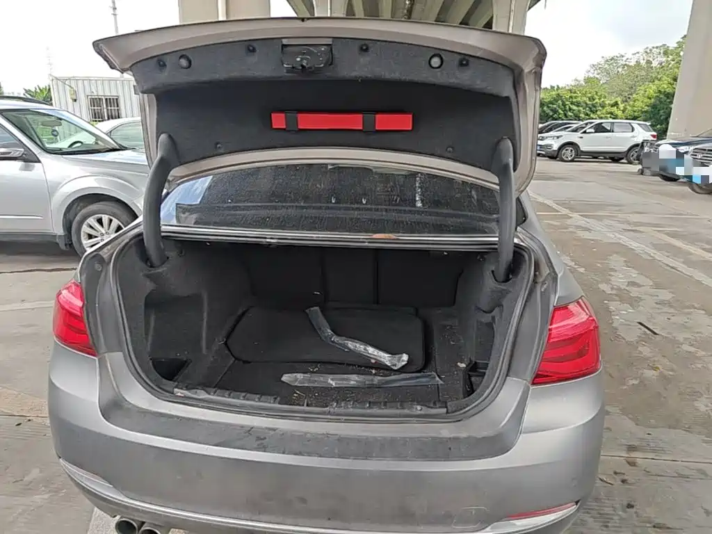 BMW 3 Series — миниатюра 19