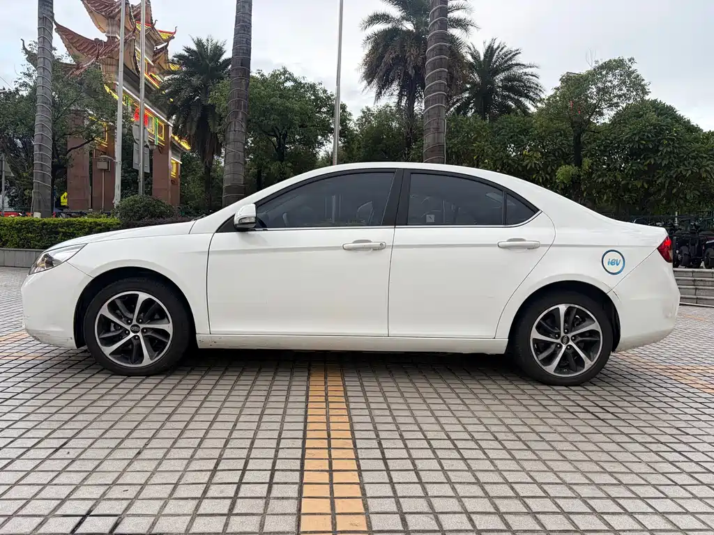 JAC JAC iEVA50 2019 Luxury