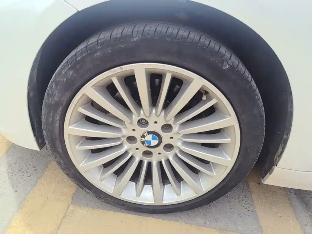 BMW 3 Series — миниатюра 23