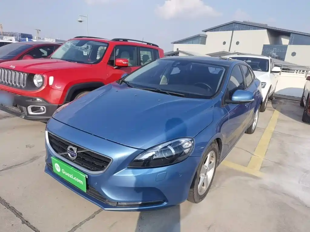 Volvo V40