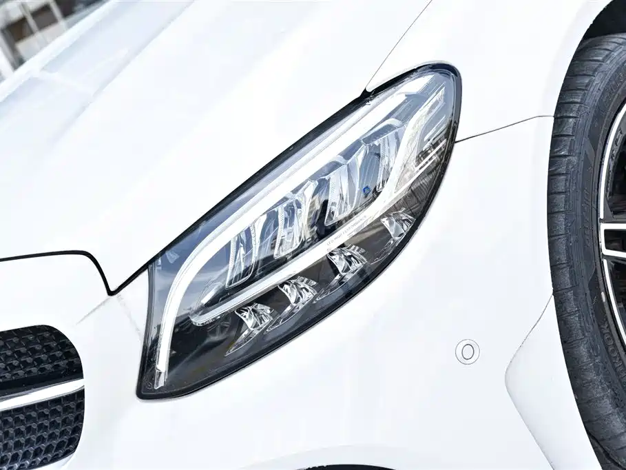 Mercedes-Benz C-Class — миниатюра 16