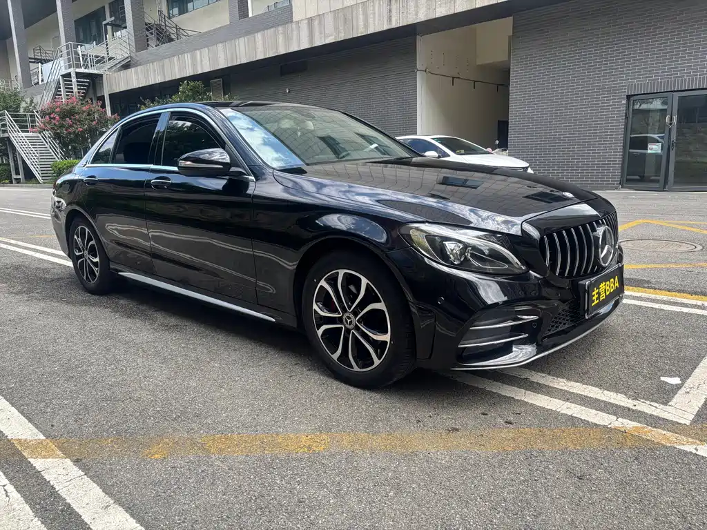 Mercedes-Benz C-Class — миниатюра 3