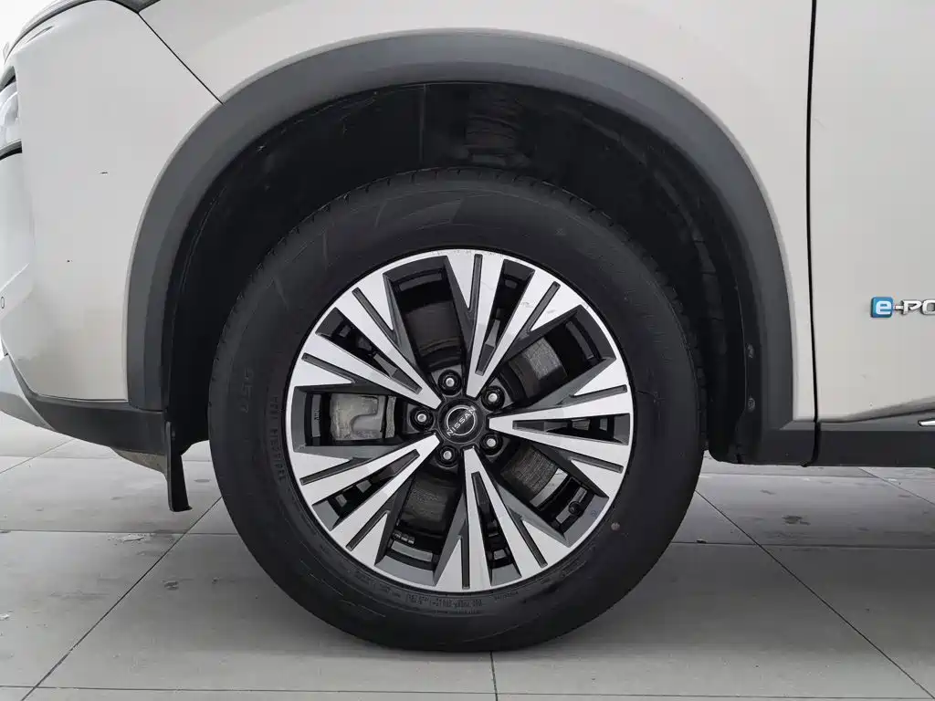 Nissan X-Trail — миниатюра 17