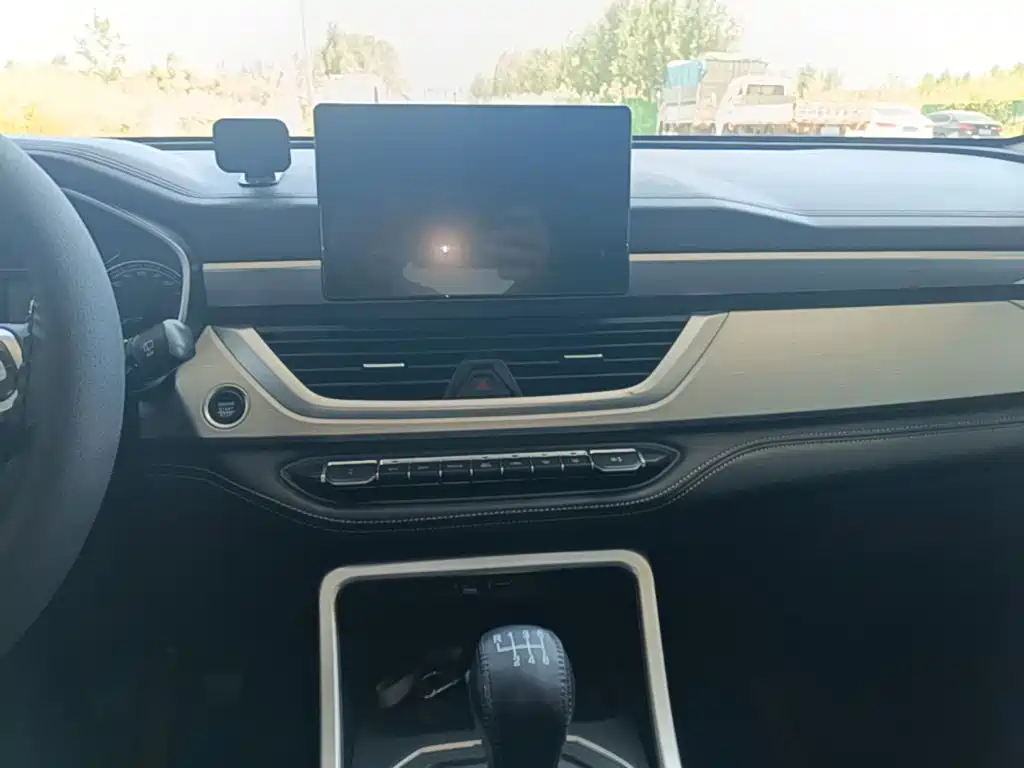 Geely Vision X6 — миниатюра 13