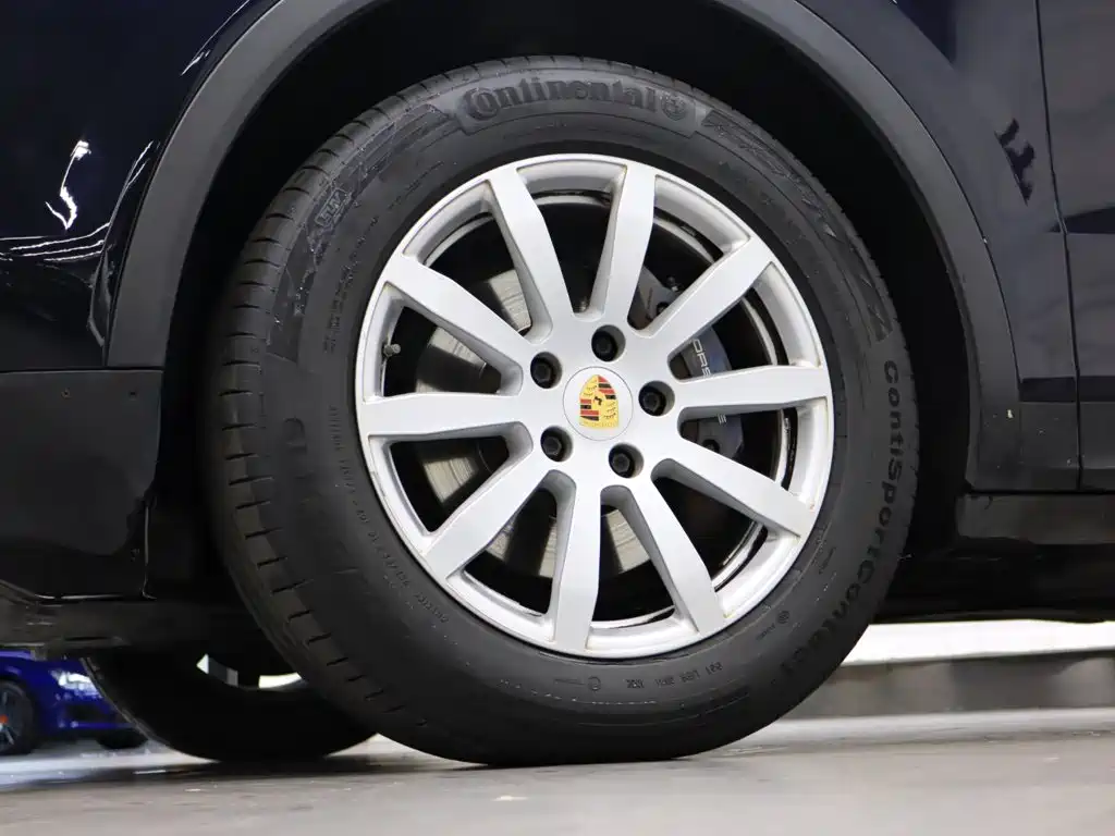 Porsche Cayenne — миниатюра 26