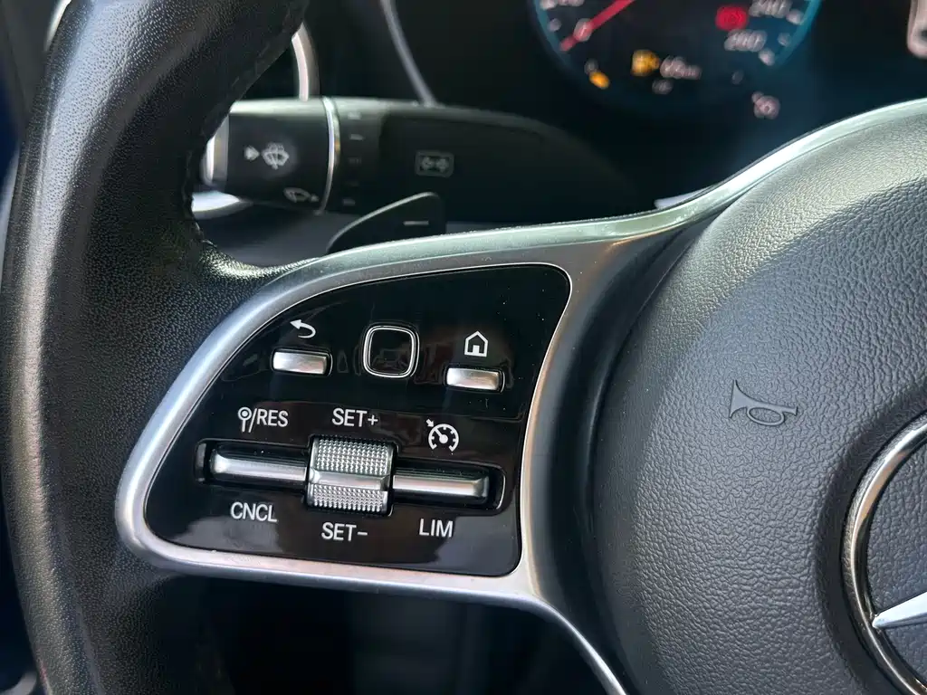 Mercedes-Benz C-Class — миниатюра 8