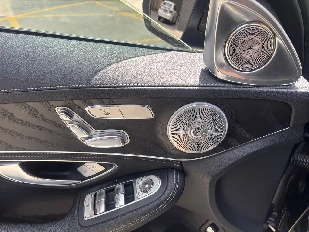 Mercedes-Benz C-Class — миниатюра 12