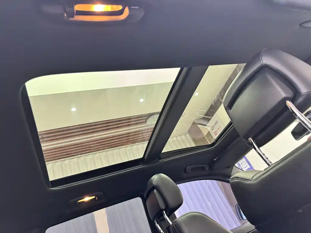 Jeep Grand Cherokee (Import) — миниатюра 19