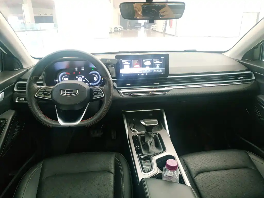 Geely Emgrand — миниатюра 10