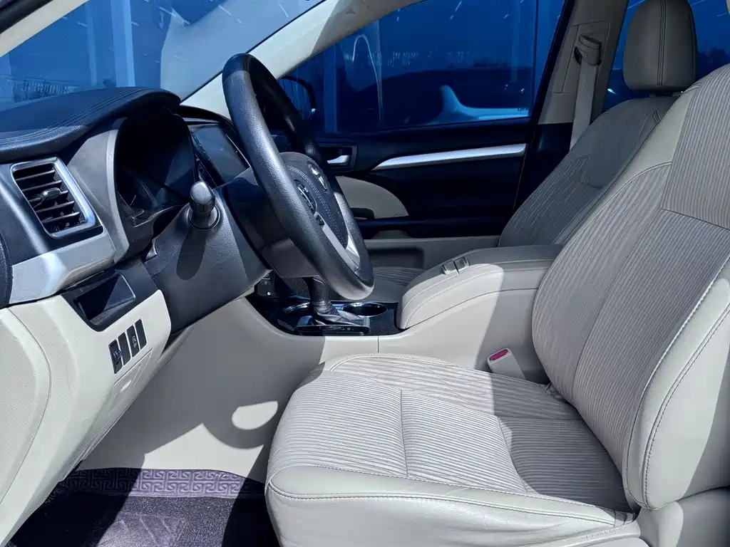 Toyota Highlander — миниатюра 9