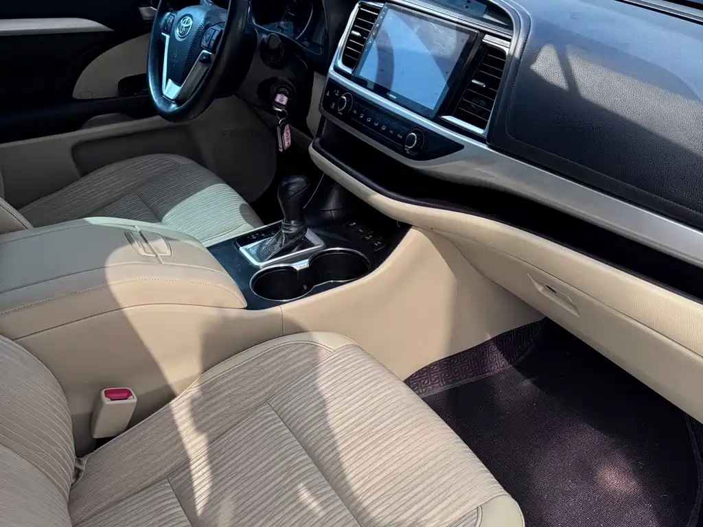 Toyota Highlander — миниатюра 12