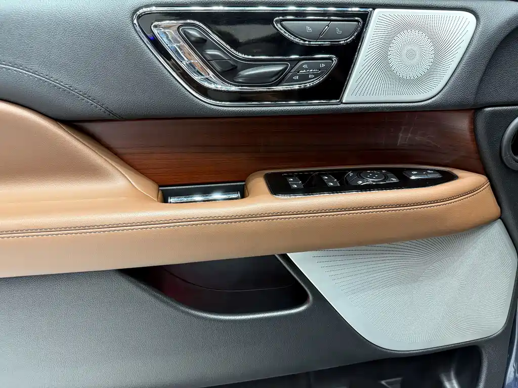 Lincoln Navigator — миниатюра 7