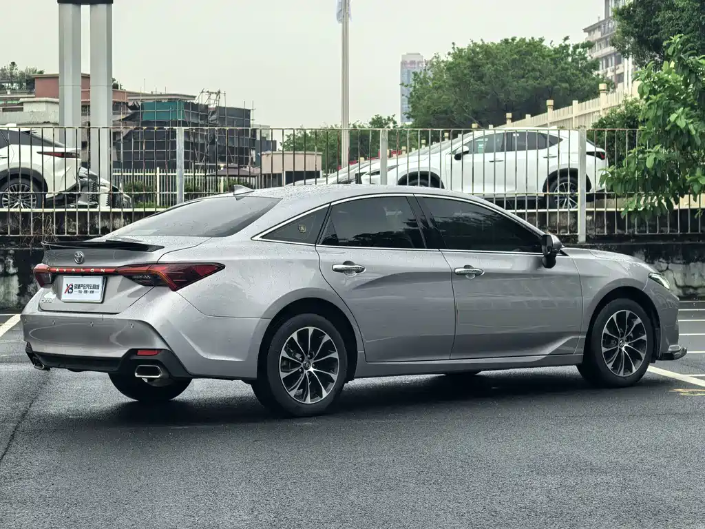 Toyota Avalon — миниатюра 9