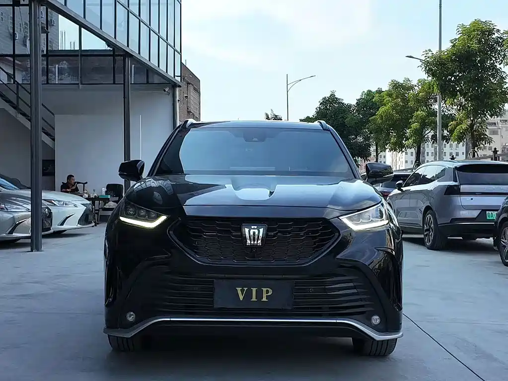 Toyota Crown Kluger — миниатюра 3