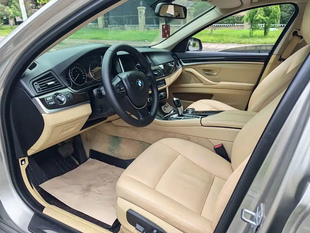 BMW 5 Series — миниатюра 4