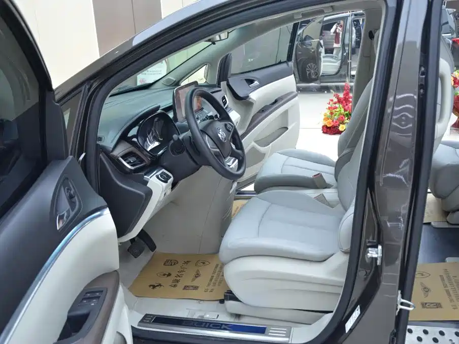 Buick GL8 — миниатюра 4