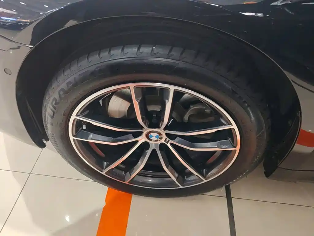 BMW 5 Series — миниатюра 23