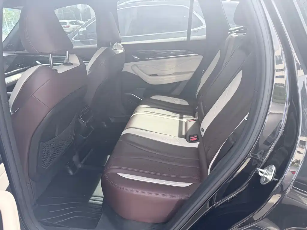 Geely Xingyue L — миниатюра 8