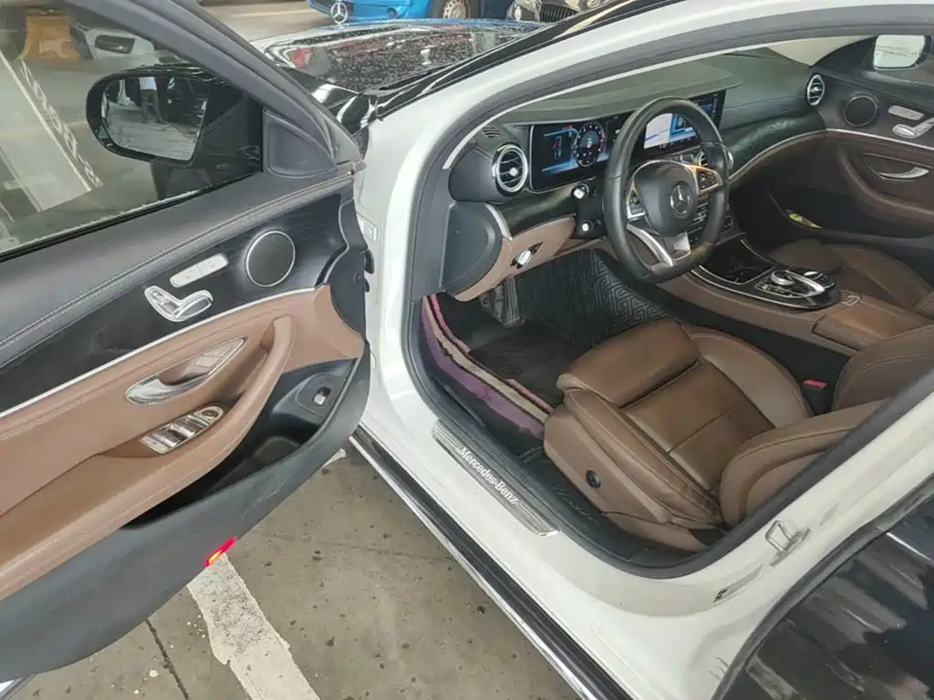 Mercedes-Benz E-Class — миниатюра 16