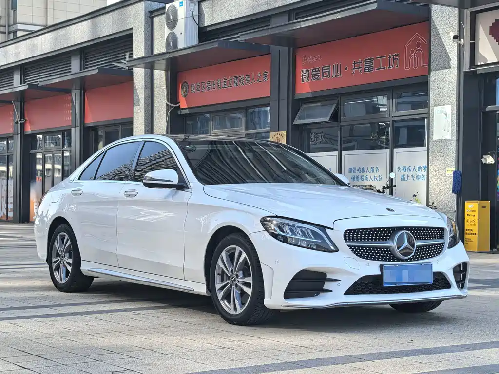 Mercedes-Benz C-Class — миниатюра 3