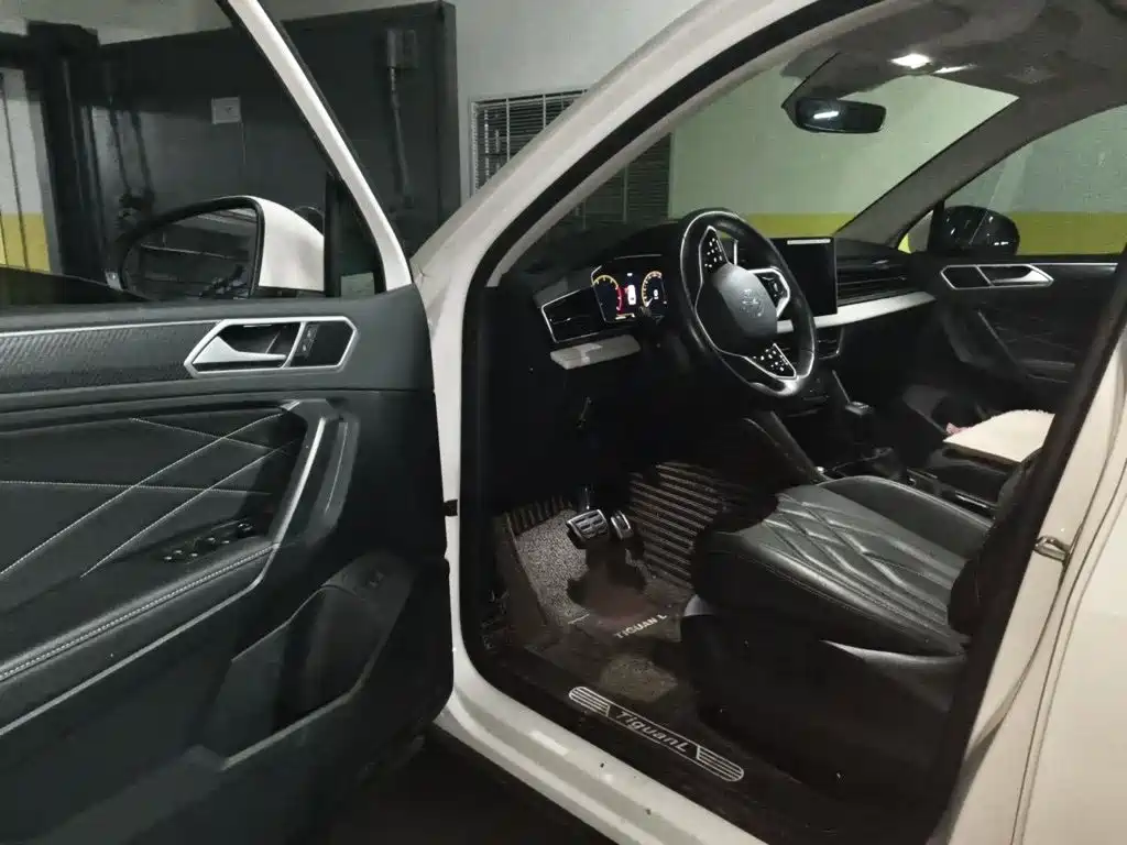 Volkswagen Tiguan L — миниатюра 14