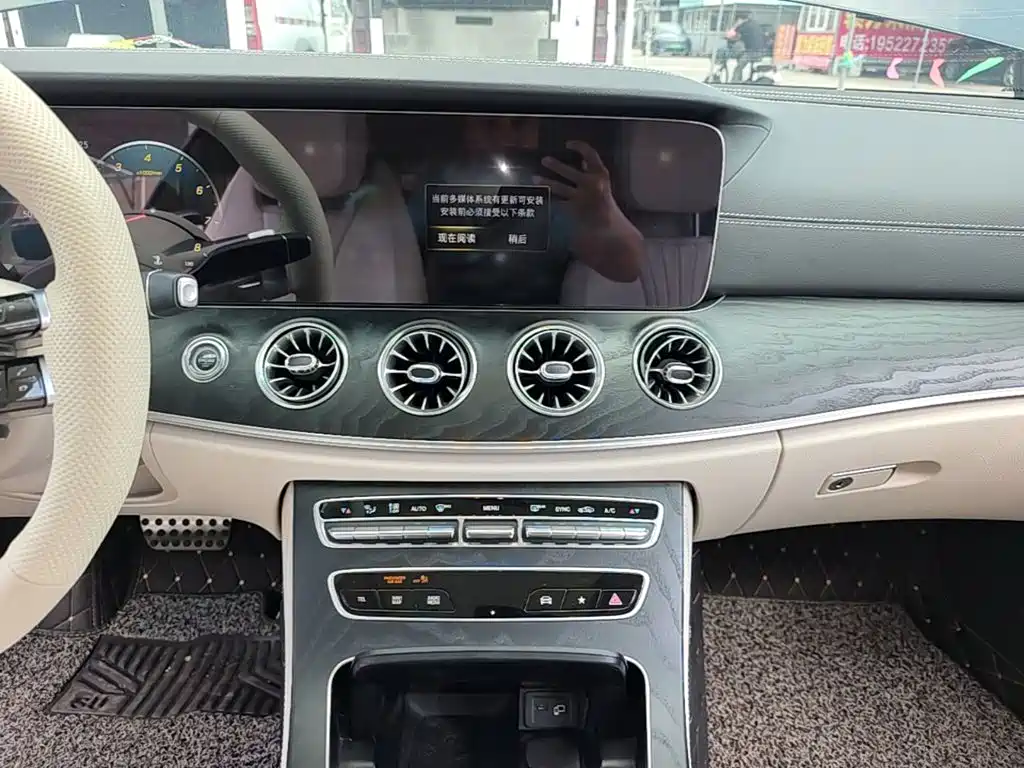 Mercedes-Benz E-Class (Import) — миниатюра 13
