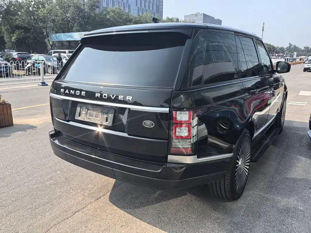 Land Rover Range Rover — миниатюра 6