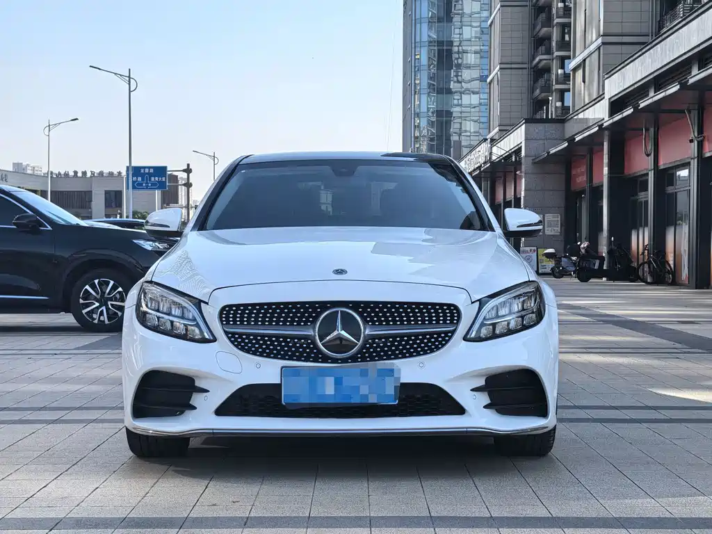 Mercedes-Benz C-Class — миниатюра 2