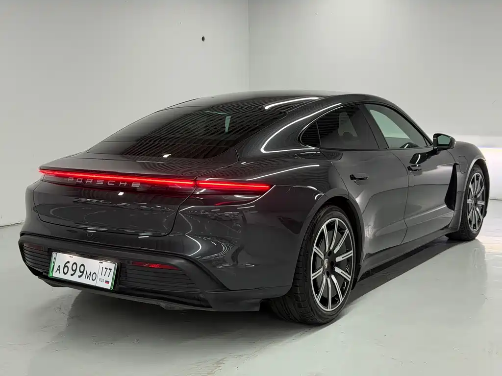 Porsche Taycan — миниатюра 7