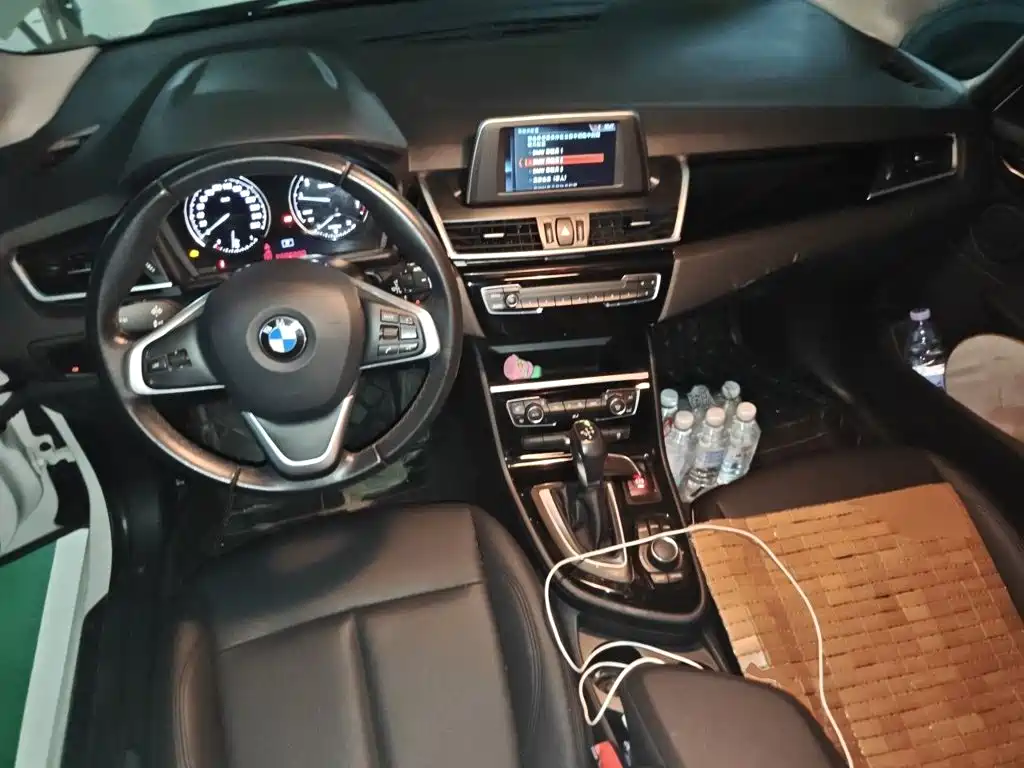 BMW 2 Series Active Tourer — миниатюра 10