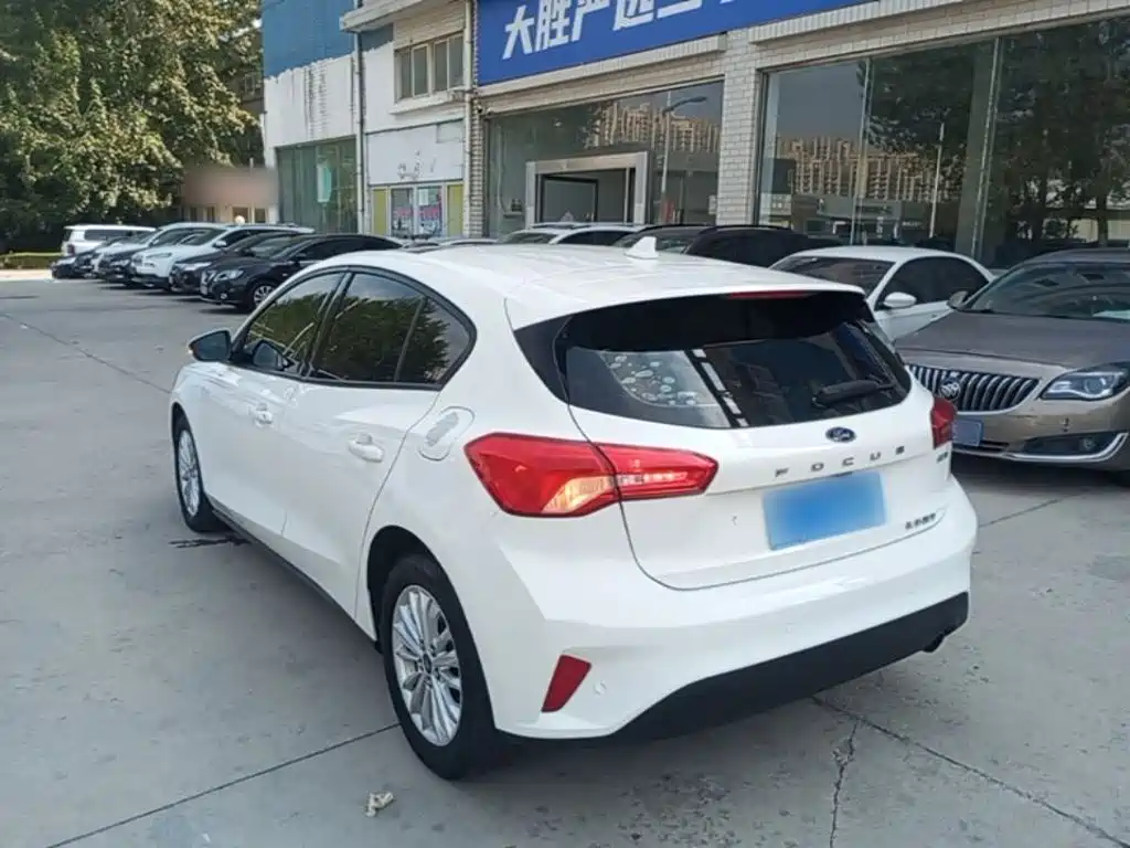 Ford Focus — миниатюра 5
